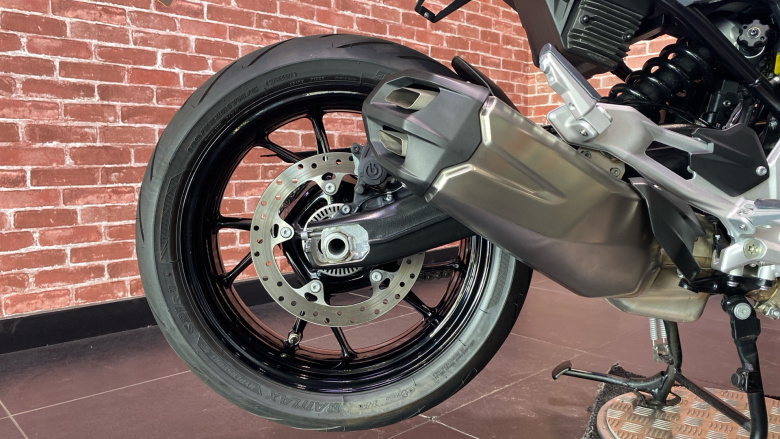 BMW F900 R